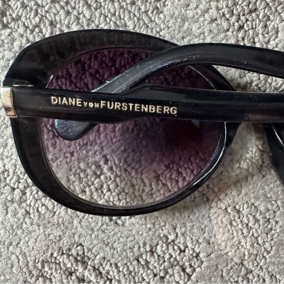 Diane Von Furstenberg Alice DVF647S Oversized Sunglasses. Gradient Black. main image 7